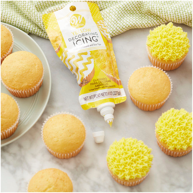 Wilton Yellow Decorating Icing Pouch with Tips — 7.5 oz (Pack of 2)